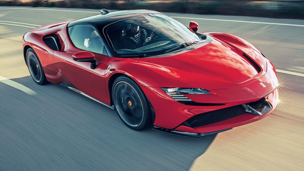 Ferrari lancera un supercar électrique en 2025, offrant une expérience de conduite unique.